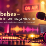 Radijo stoties „Tavo balsas“ studija su mikrofonu, ausinėmis ir garso pultu.